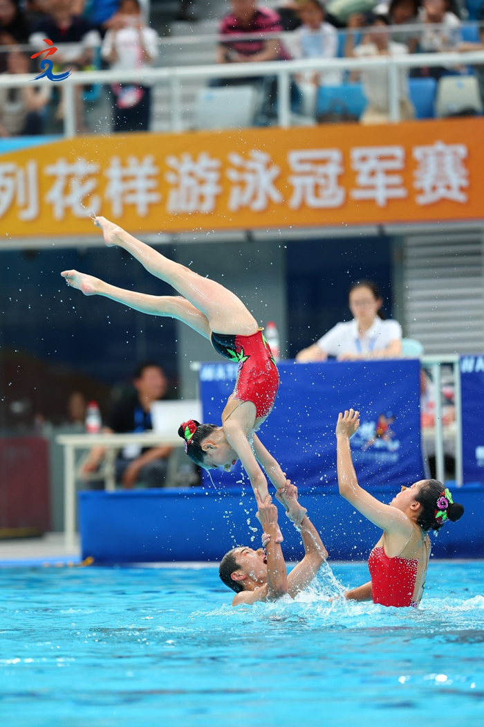 包含竞技游泳灯火通明,澳大利亚选手勇夺冠军的词条 包含竞技游泳灯火通明,澳大利亚选手勇夺冠军的词条