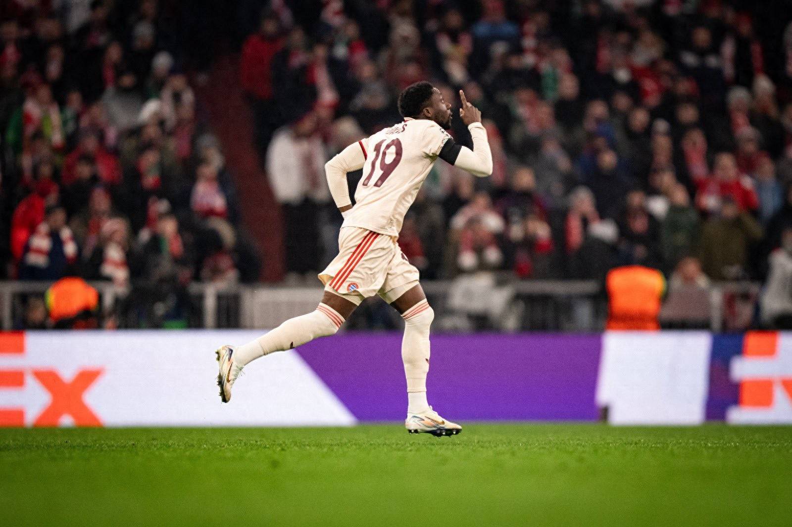 关于欧预赛出现惊险逆转，强队遭遇逆风，险胜对手的信息