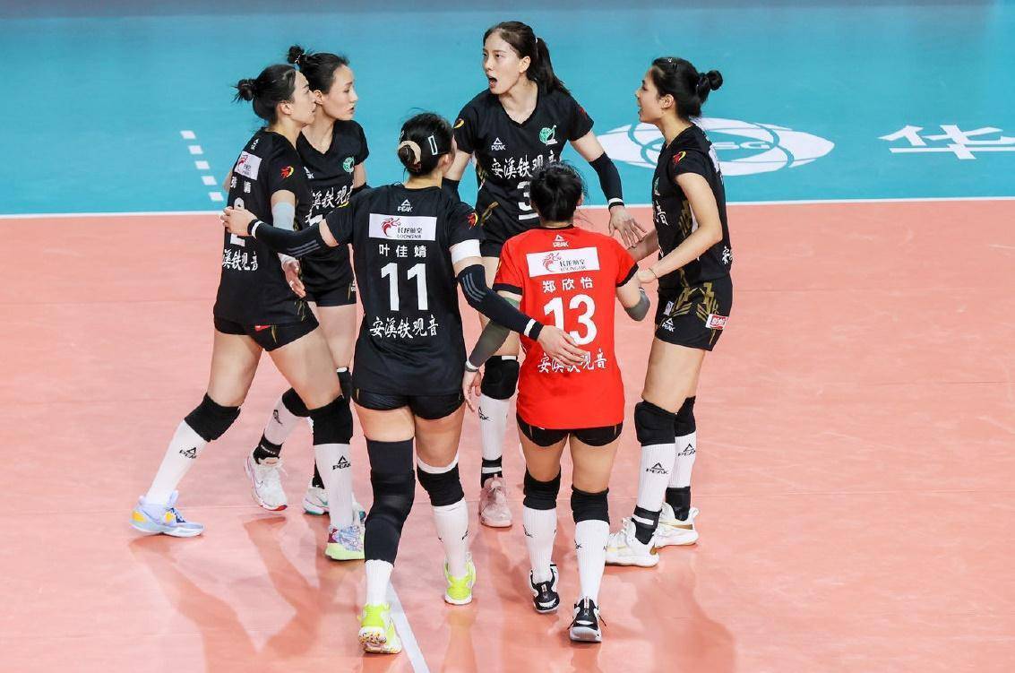 排球赛季收官,冠军榜单揭晓 排球赛季收官,冠军榜单揭晓