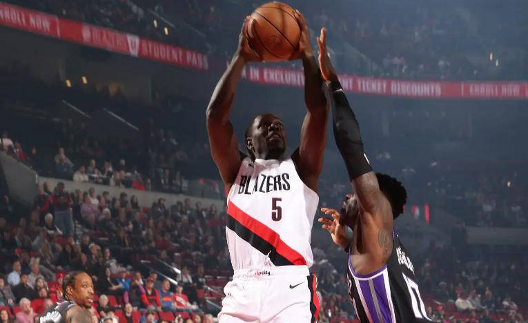 雷霆险胜凯尔特人,霍勒迪关键制胜 雷霆险胜凯尔特人,霍勒迪关键制胜