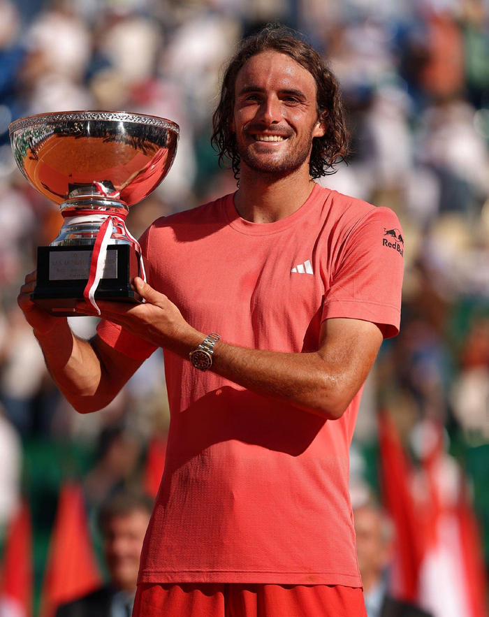 戴维斯杯轻取澳网,西西帕斯点燃赛场 戴维斯杯轻取澳网,西西帕斯点燃赛场