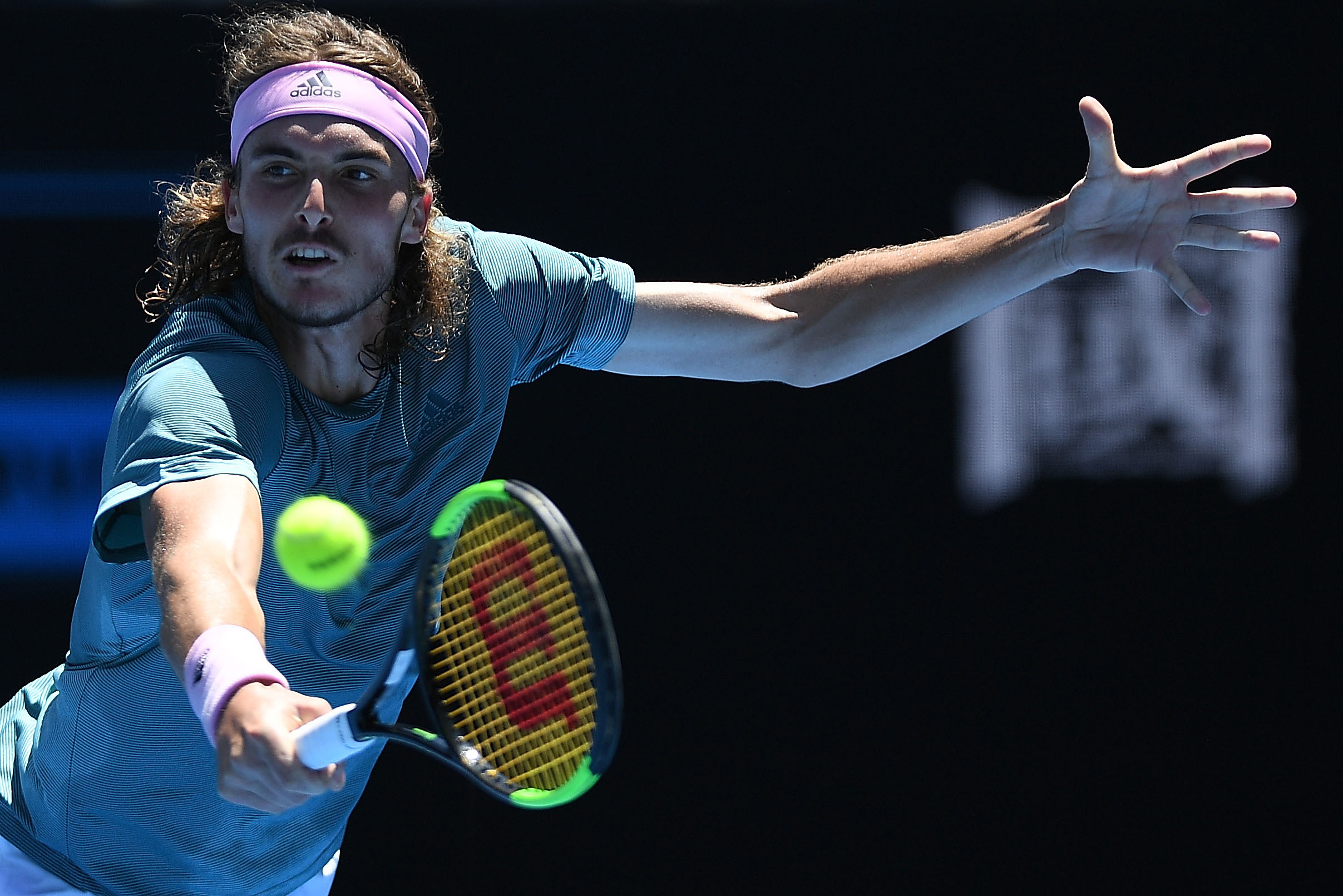 戴维斯杯轻取澳网,西西帕斯点燃赛场 戴维斯杯轻取澳网,西西帕斯点燃赛场