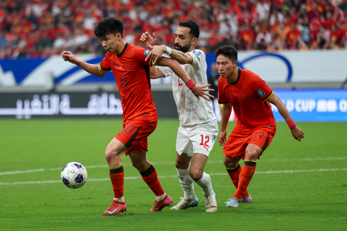 雷火电竞亚洲先驱-足球争霸！中国队雄心勃勃迎接新挑战