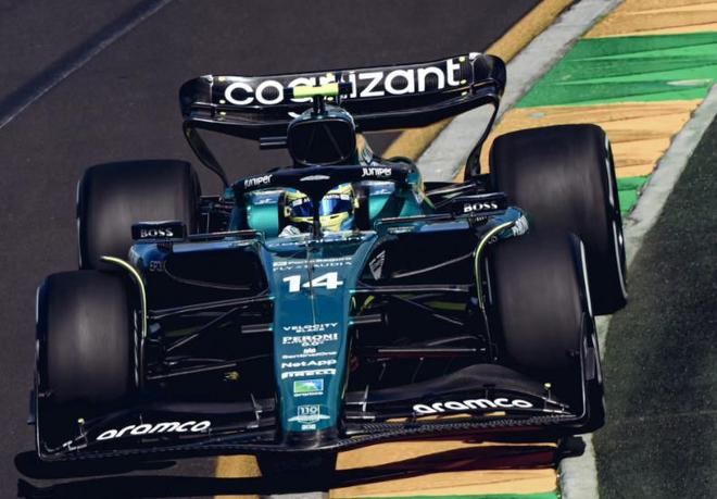 阿斯顿马丁鏖战梅赛德斯，阿隆索惊艳四座